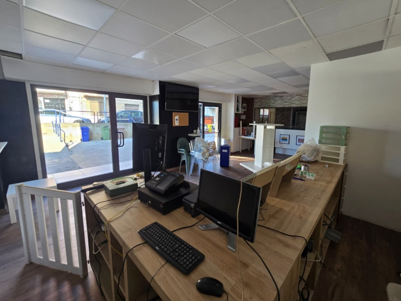 Locale commerciale C1 Con Corte Ravagnese