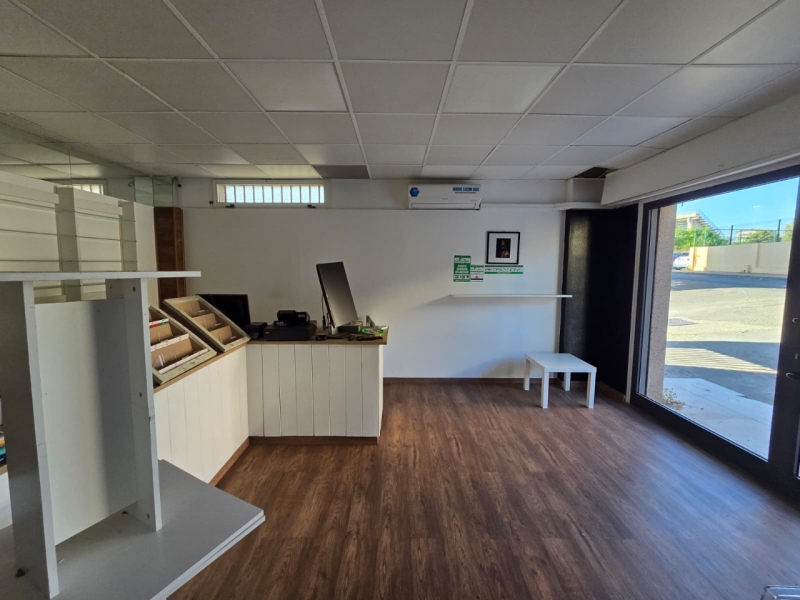 Locale commerciale C1 Con Corte Ravagnese