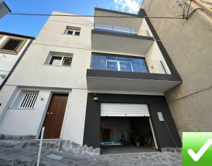 Villetta Indipendente 200 Mq + Terrazzo Centro
