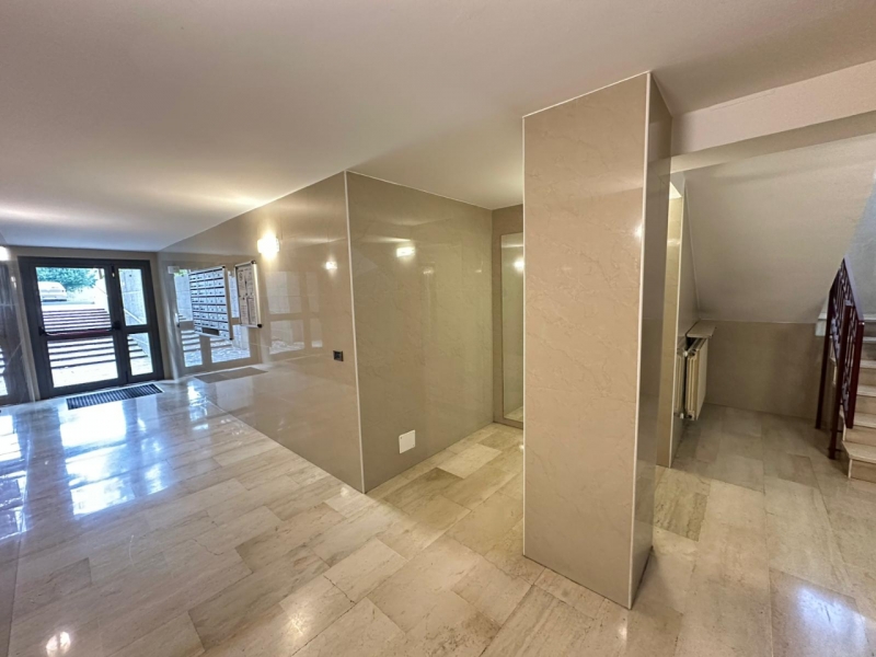 Appartamento 77 Mq + Cantina + Garage + Posto Auto Milano 
