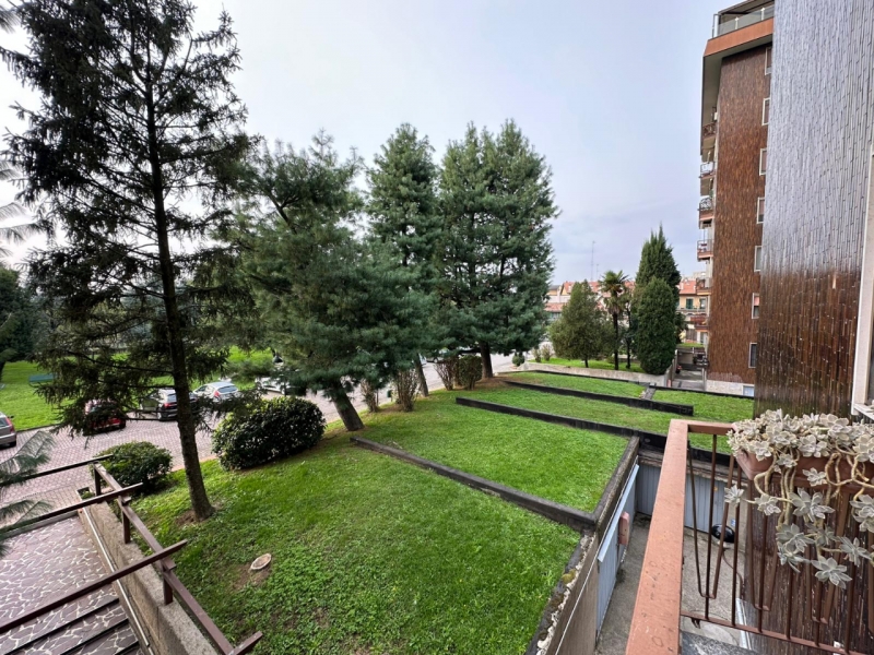 Appartamento 77 Mq + Cantina + Garage + Posto Auto Milano 