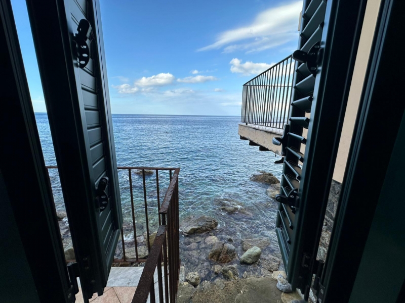 Casa Indipendente Fronte Mare Accesso Diretto Chianalea