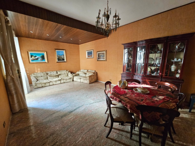 Ampio Appartamento Sbarre 130 Mq