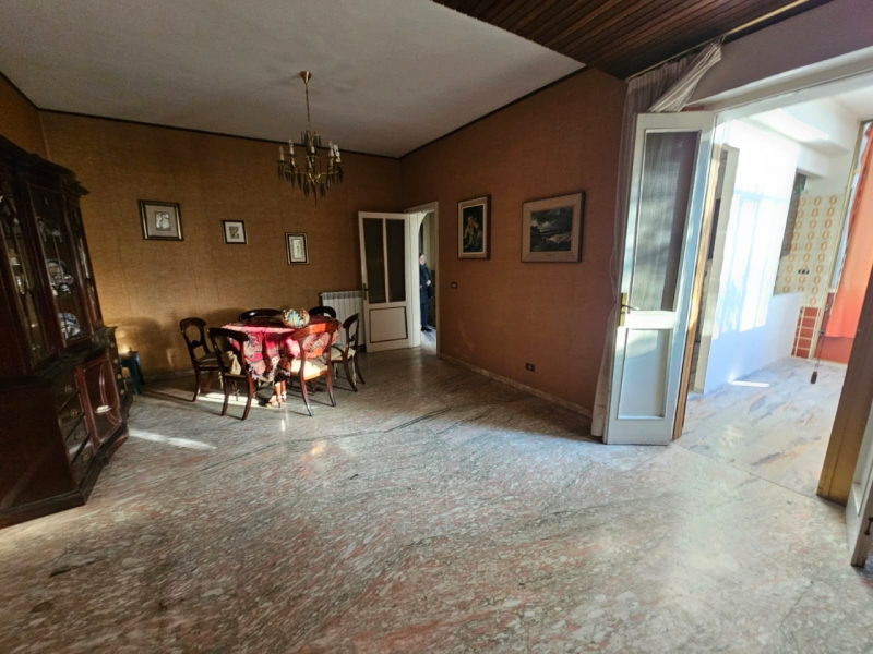 Ampio Appartamento Sbarre 130 Mq