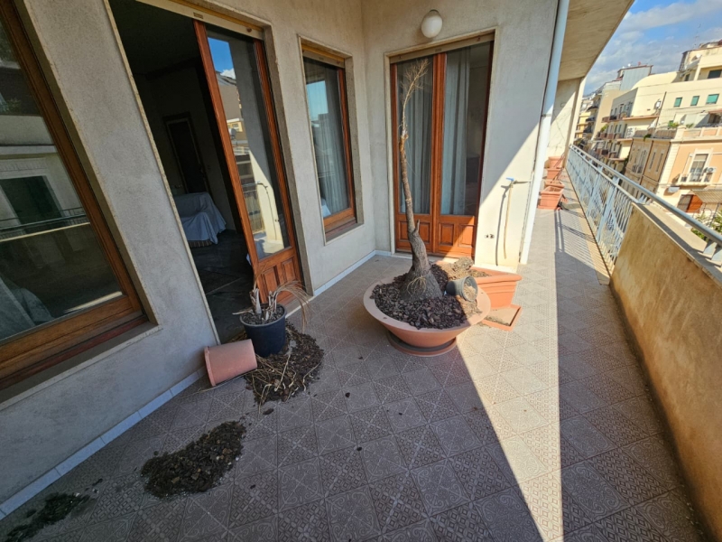 Appartamento Via Filippini 220 Mq 3 Piano No Ascensore