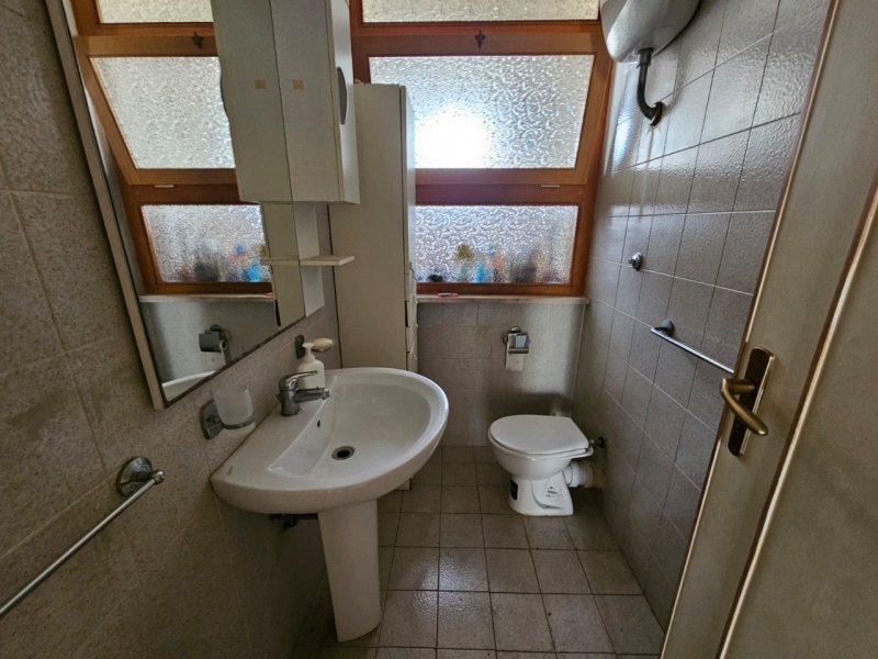 Appartamento Via Filippini 220 Mq 3 Piano No Ascensore