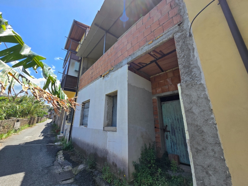 Casa Indipendente due Livelli Da Rifinire Gallico Superiore