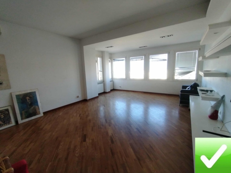 Appartamento Ristrutturato Con Garage Sant'Anna 170 Mq