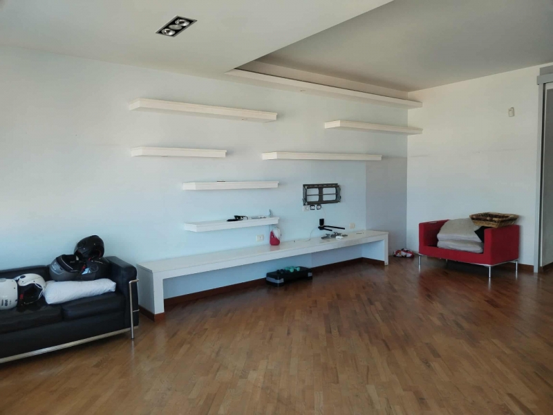 Appartamento Ristrutturato Con Garage Sant'Anna 170 Mq