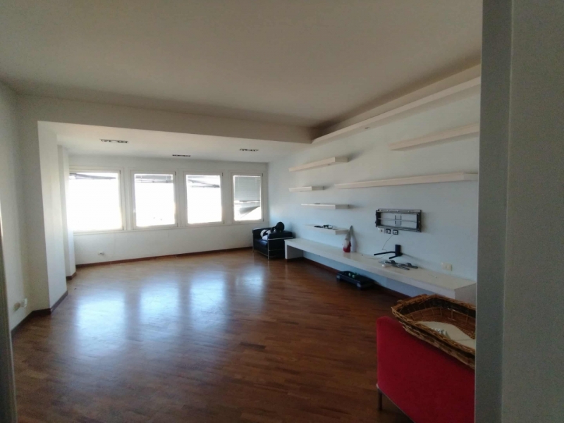 Appartamento Ristrutturato Con Garage Sant'Anna 170 Mq