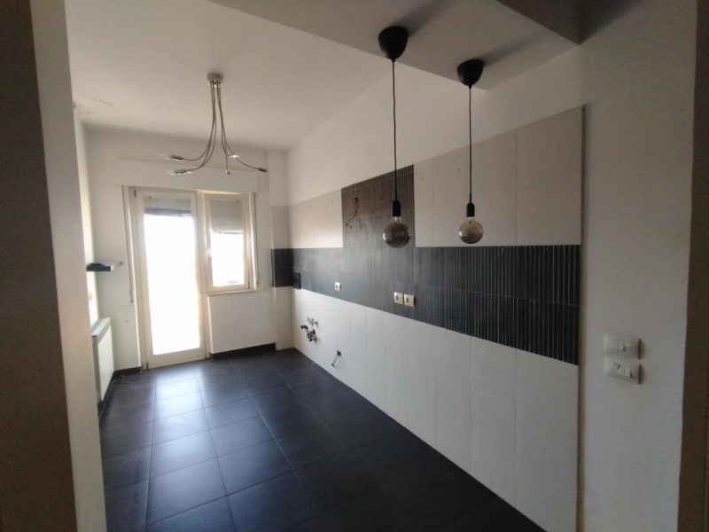 Appartamento Ristrutturato Con Garage Sant'Anna 170 Mq