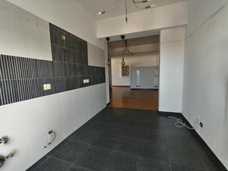 Appartamento Ristrutturato Con Garage Sant'Anna 170 Mq