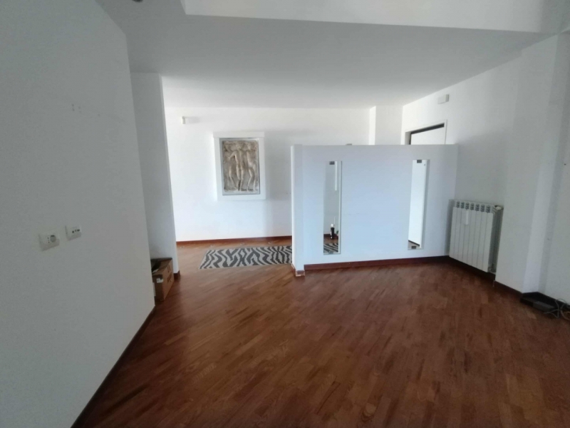 Appartamento Ristrutturato Con Garage Sant'Anna 170 Mq
