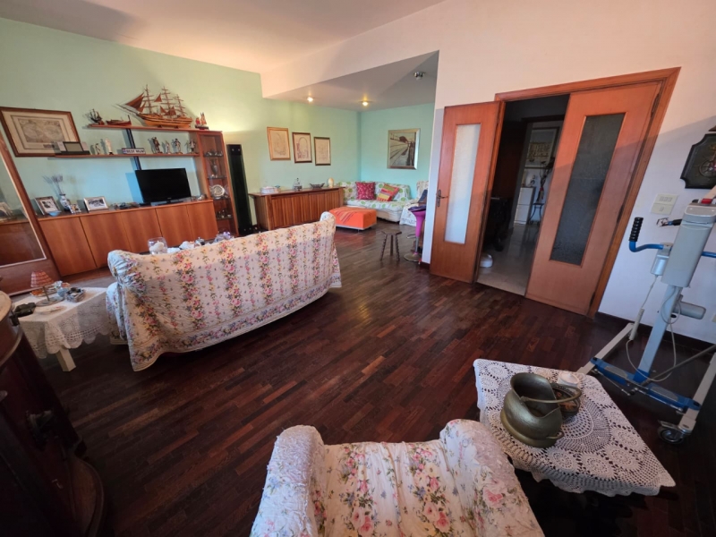 Ampio Appartamento Centro Pressi Piazza Sant'Agostino