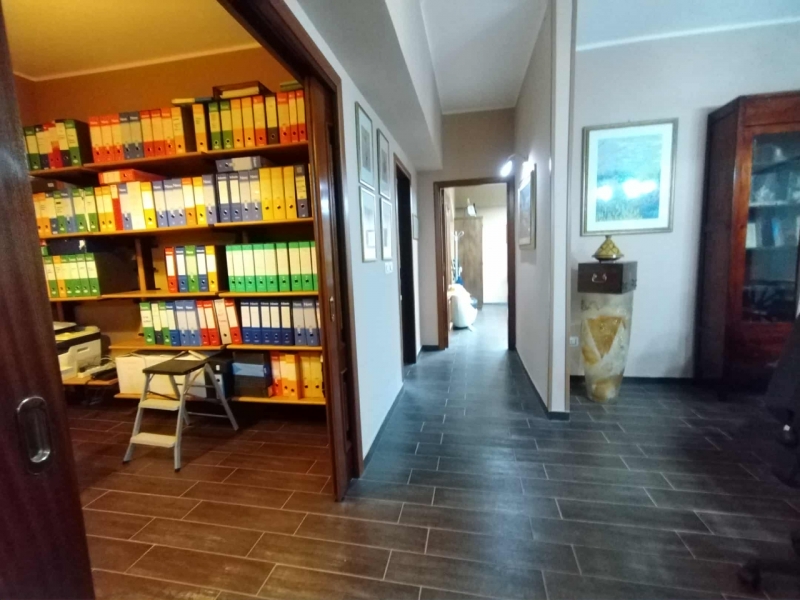 Studio Ristrutturato Arredato Viale Aldo Moro