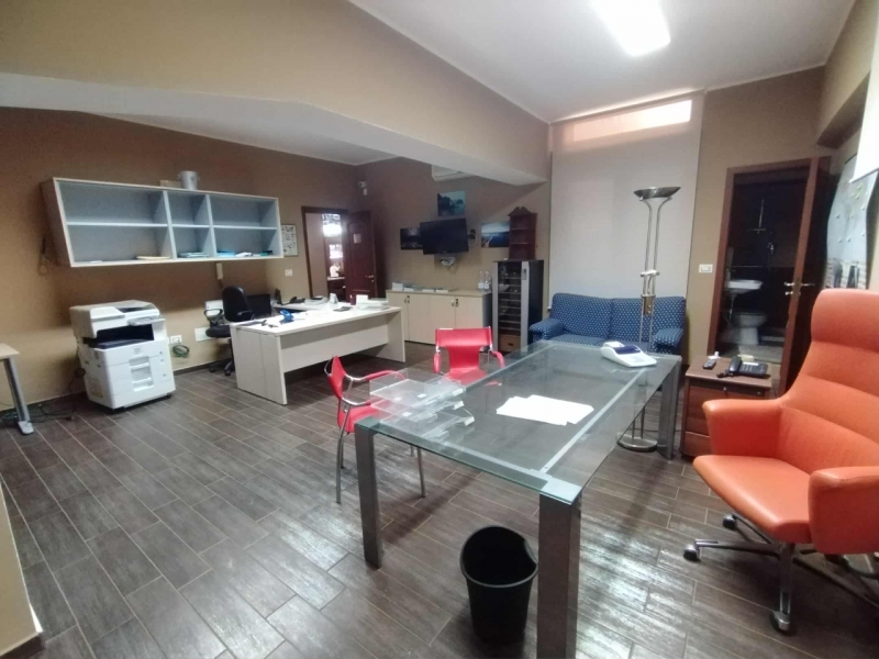 Studio Ristrutturato Arredato Viale Aldo Moro