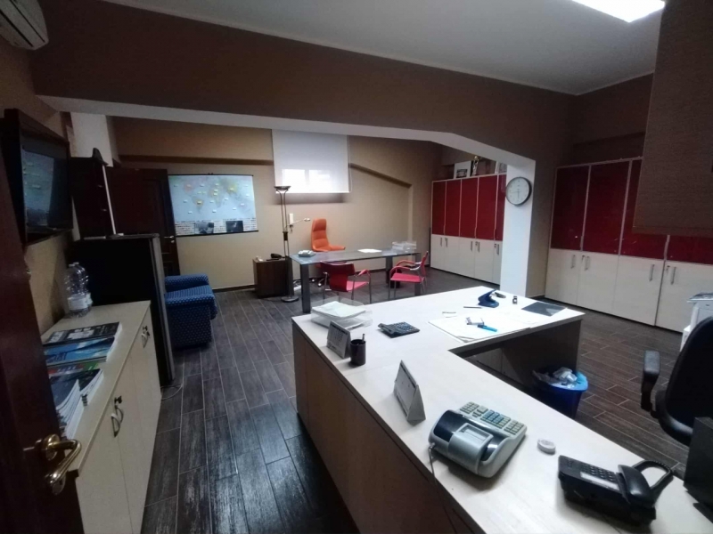 Studio Ristrutturato Arredato Viale Aldo Moro