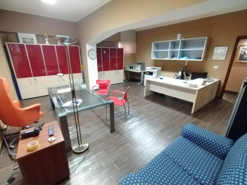 Studio Ristrutturato Arredato Viale Aldo Moro