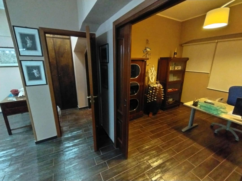 Studio Ristrutturato Arredato Viale Aldo Moro