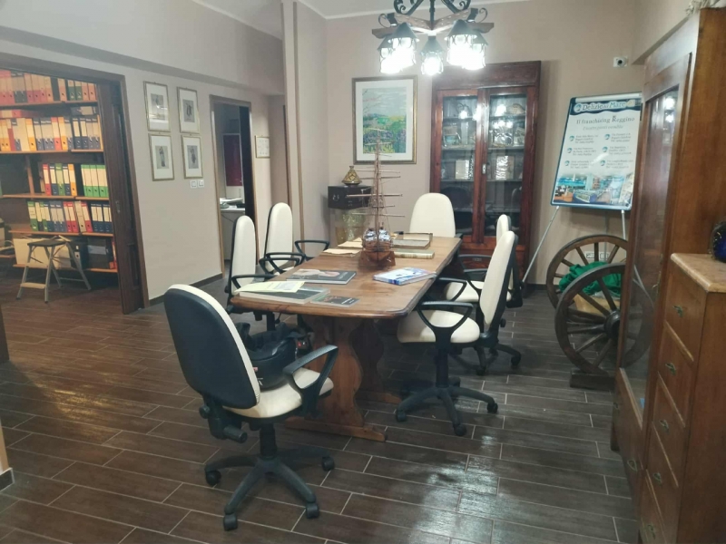 Studio Ristrutturato Arredato Viale Aldo Moro