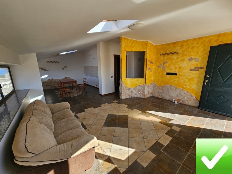 Mansarda Semi Arredata Panoramica Con Terrazzo Pezzo