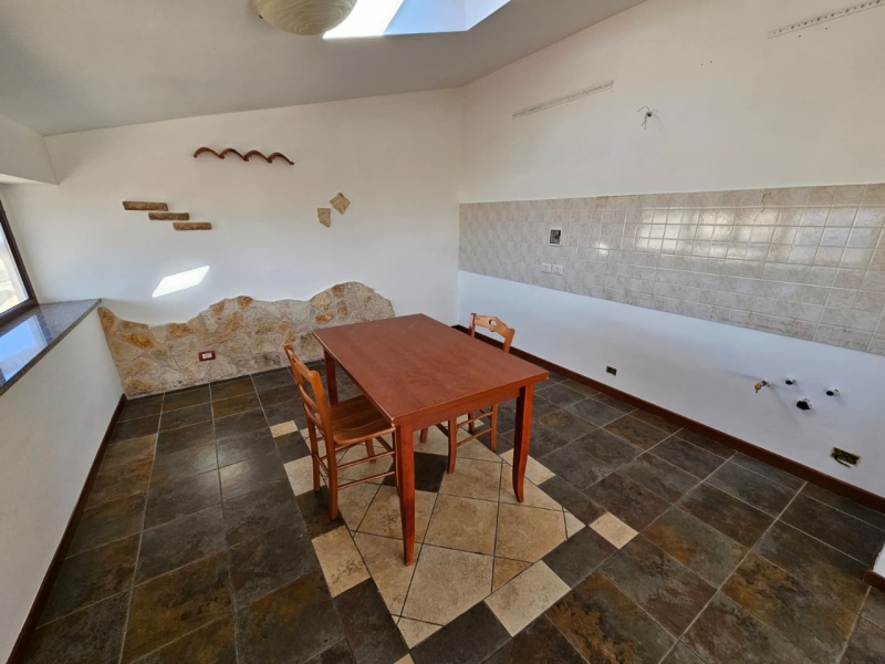 Mansarda Semi Arredata Panoramica Con Terrazzo Pezzo