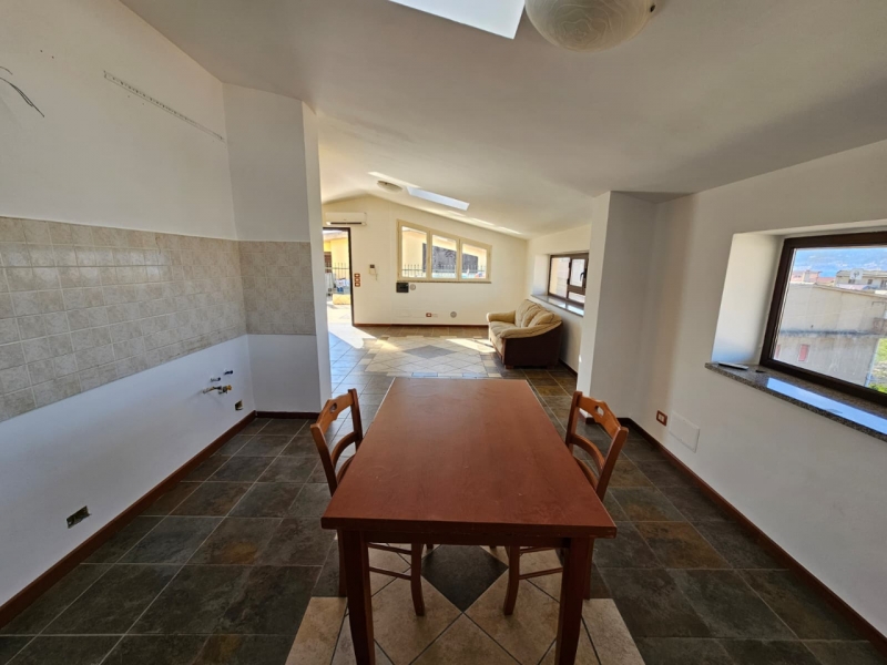 Mansarda Semi Arredata Panoramica Con Terrazzo Pezzo