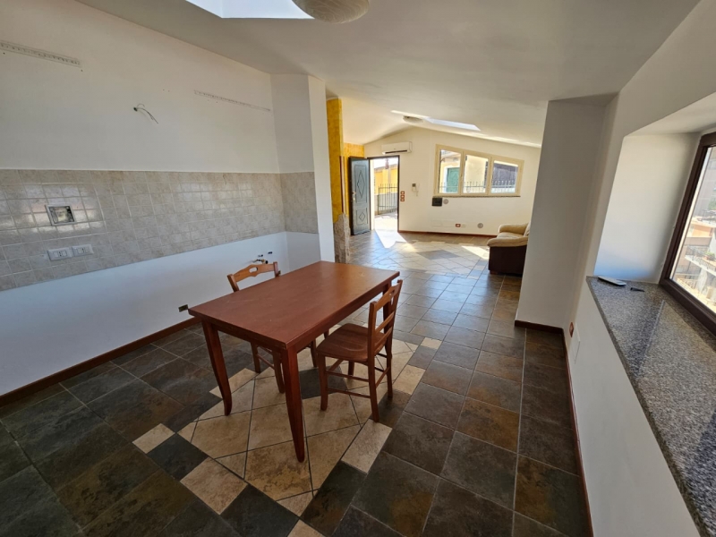 Mansarda Semi Arredata Panoramica Con Terrazzo Pezzo