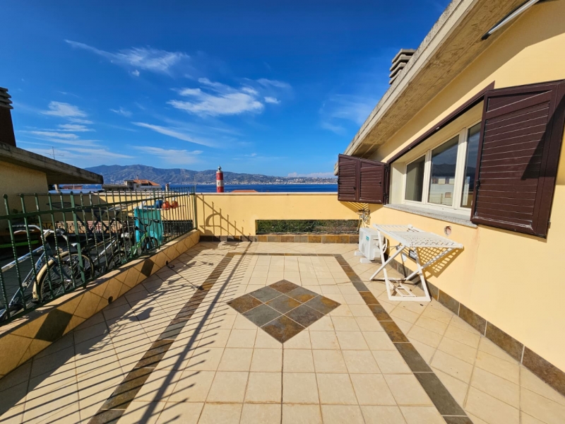 Mansarda Semi Arredata Panoramica Con Terrazzo Pezzo