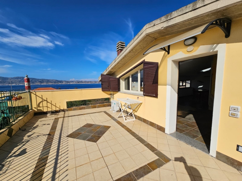 Mansarda Semi Arredata Panoramica Con Terrazzo Pezzo