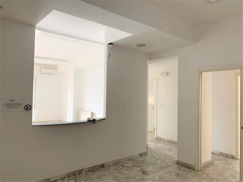 Studio Categoria A10 Con Terrazzo a Livello Ponte Della Libertà 200 Mq