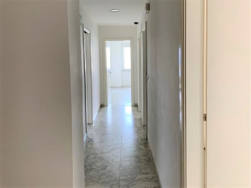 Studio Categoria A10 Con Terrazzo a Livello Ponte Della Libertà 200 Mq