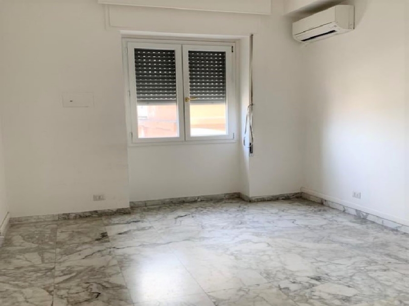 Studio Categoria A10 Con Terrazzo a Livello Ponte Della Libertà 200 Mq