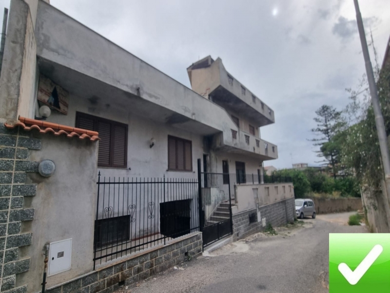 Villa indipendente Su Quattro Livelli Con giardino Villa San Giovanni