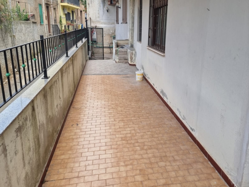 Villa indipendente Su Quattro Livelli Con giardino Villa San Giovanni