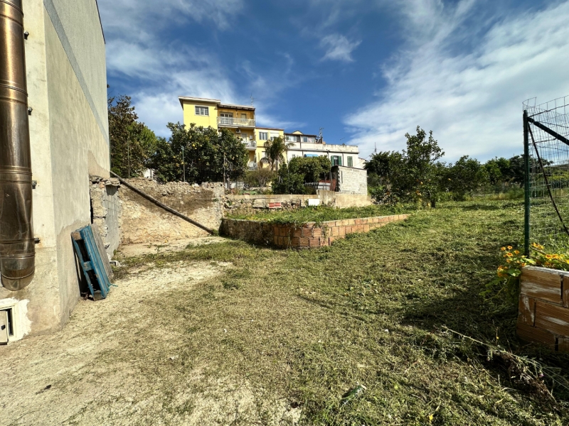 Villa indipendente Su Quattro Livelli Con giardino Villa San Giovanni