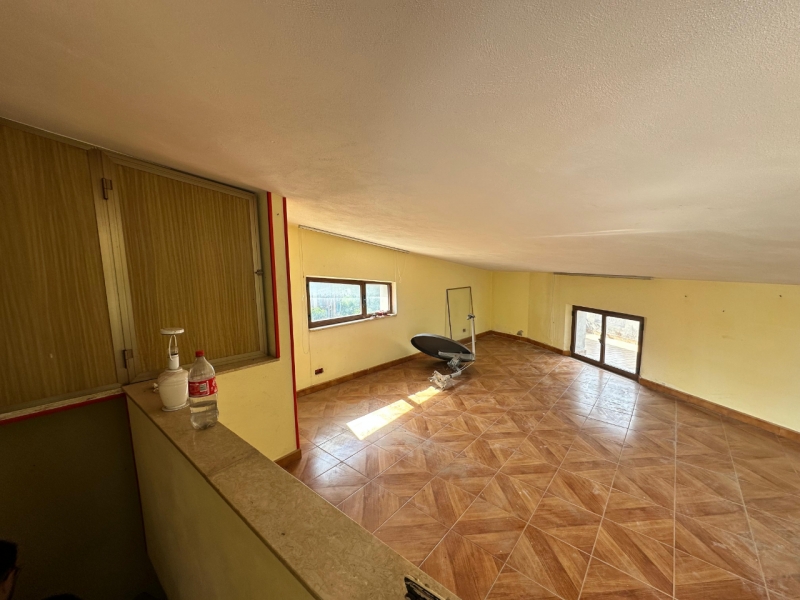 Villa indipendente Su Quattro Livelli Con giardino Villa San Giovanni