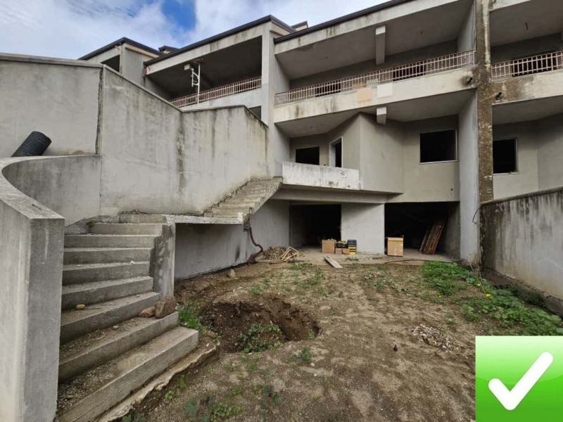 Villetta A Schiera 3 Livelli Con Giardino Condera