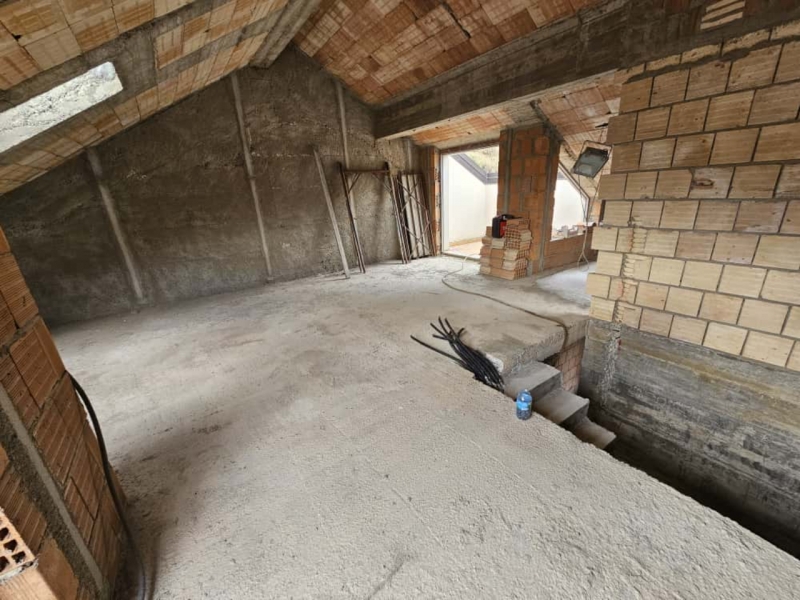 Villetta A Schiera 3 Livelli Con Giardino Condera