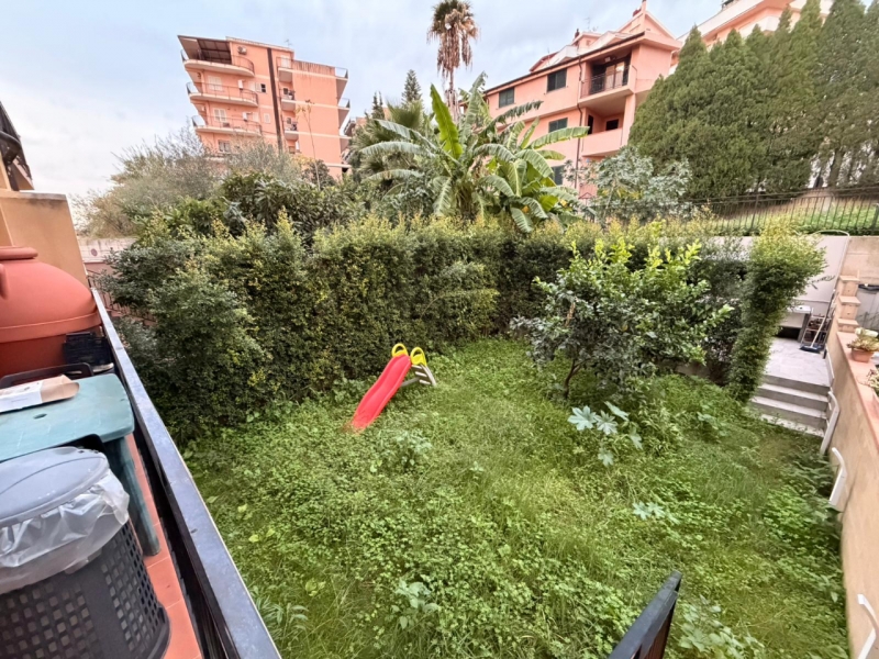 Villa A Schiera Con Giardino e Terrazzo Sbarre Pressi Bar San Francesco