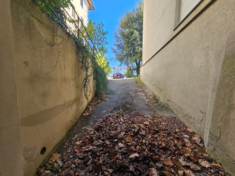 Fabbricato Indipendente 1400 Mq Con Corte Chianciano Terme