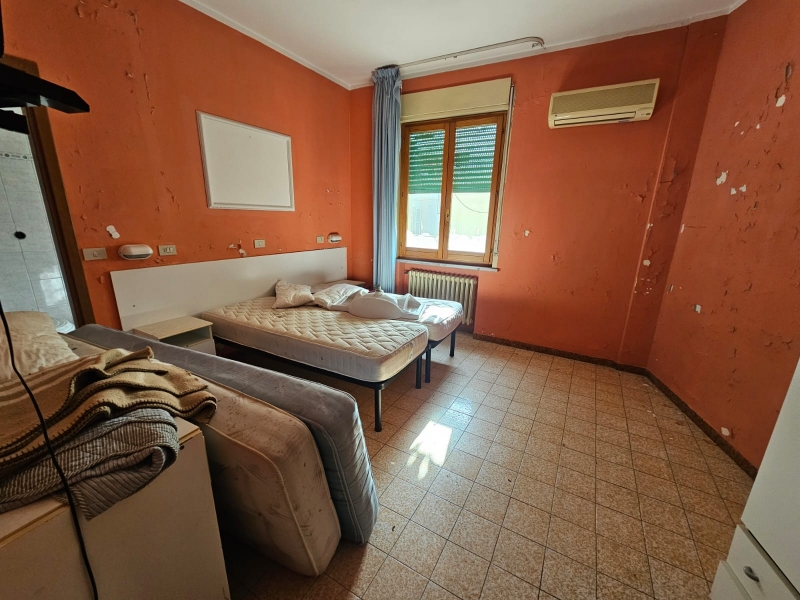 Fabbricato Indipendente 1400 Mq Con Corte Chianciano Terme