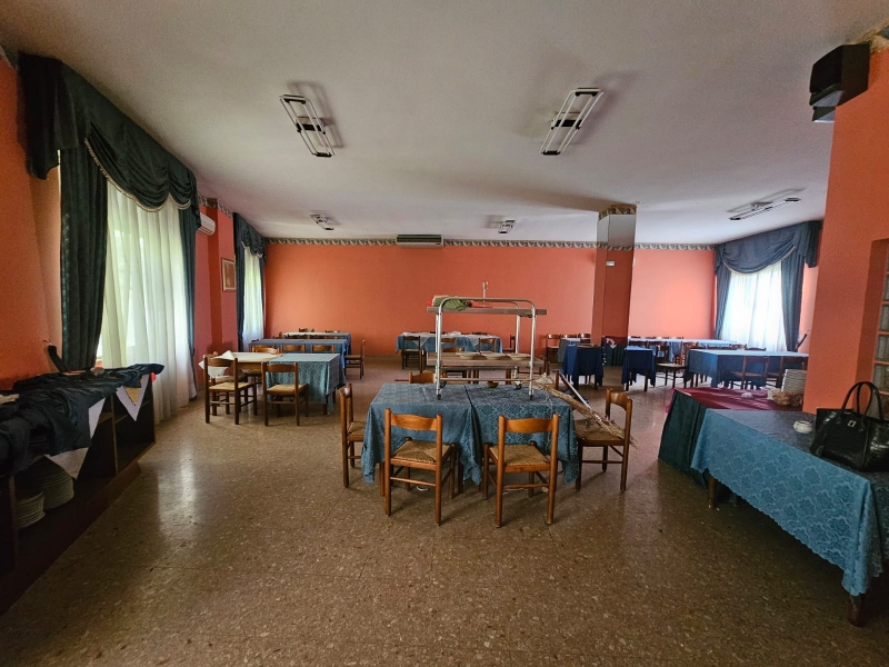 Fabbricato Indipendente 1400 Mq Con Corte Chianciano Terme