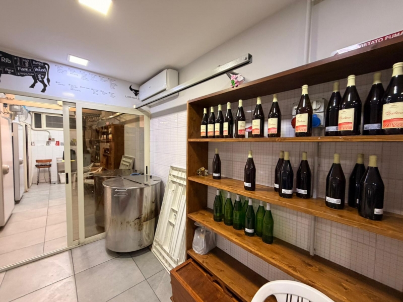 Attività Di Macelleria Con Attrezzature San Brunello