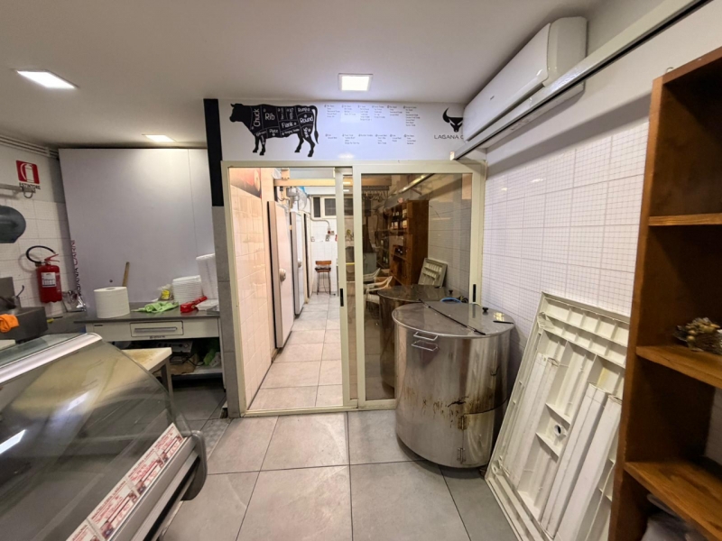 Attività Di Macelleria Con Attrezzature San Brunello