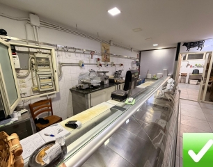 Attività Di Macelleria Con Attrezzature San Brunello