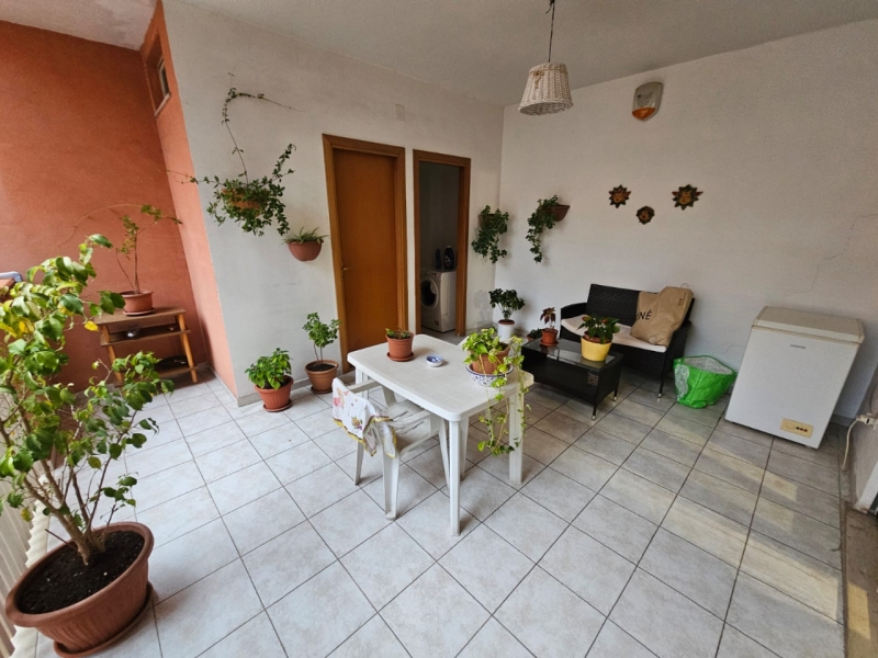 Ampio Luminoso Con Posto Auto, Verande, Cantina Via Pio XI 