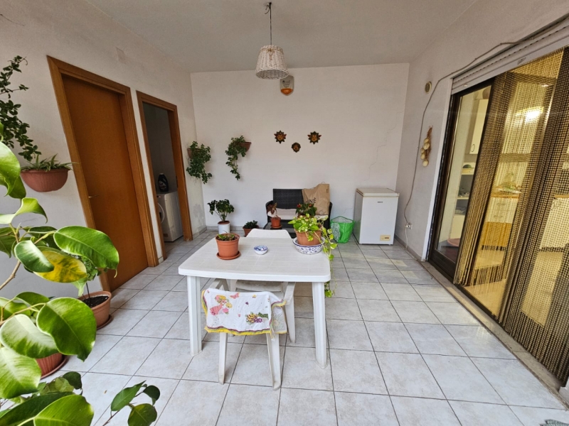 Ampio Luminoso Con Posto Auto, Verande, Cantina Via Pio XI 