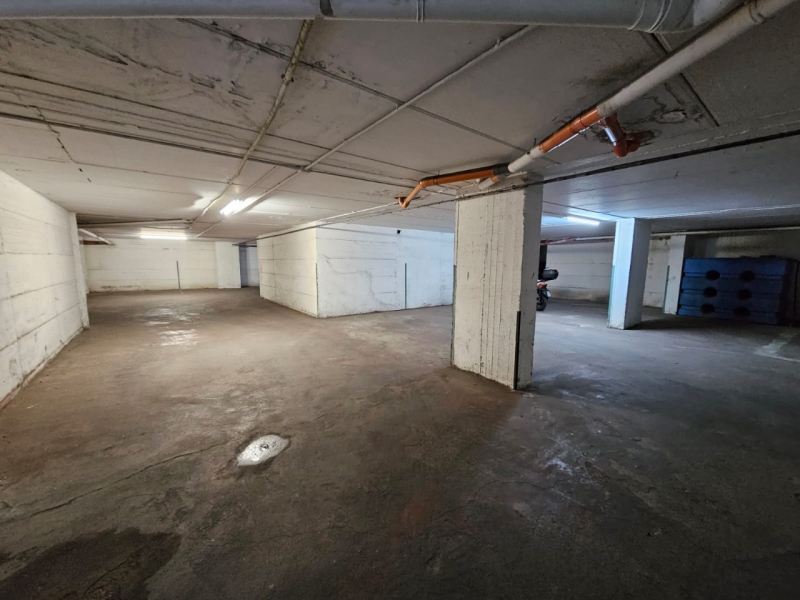 Ampio Luminoso Con Posto Auto, Verande, Cantina Via Pio XI 