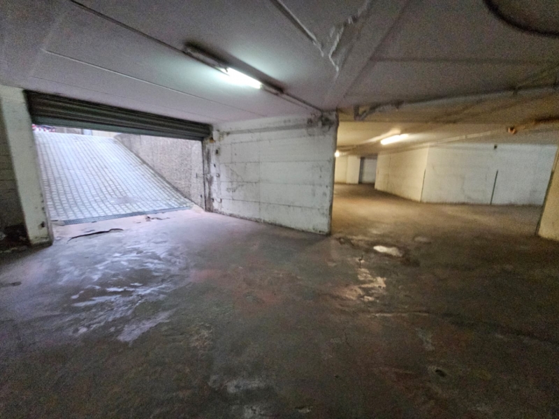 Ampio Luminoso Con Posto Auto, Verande, Cantina Via Pio XI 